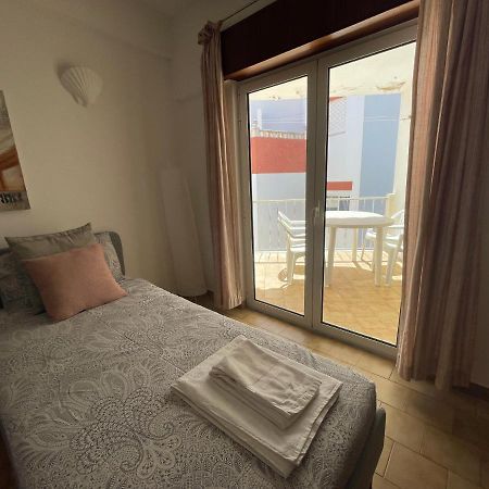 M&M'S Cosy Apartment - Sea View Luz 外观 照片